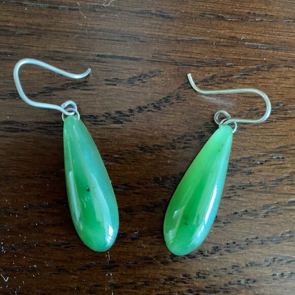 Handcrafted Natural Stone Green Agate Dangle Earrings - Picture 2 of 4